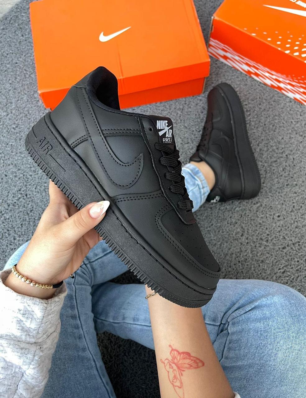 Nike Air Force 1 – Comodidad, Estilo y Resistencia para Cada Día